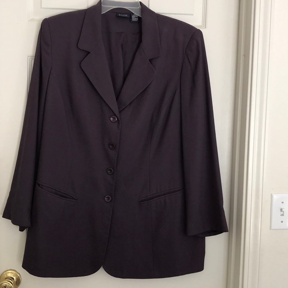BUSINESS SUIT/SKIRT
